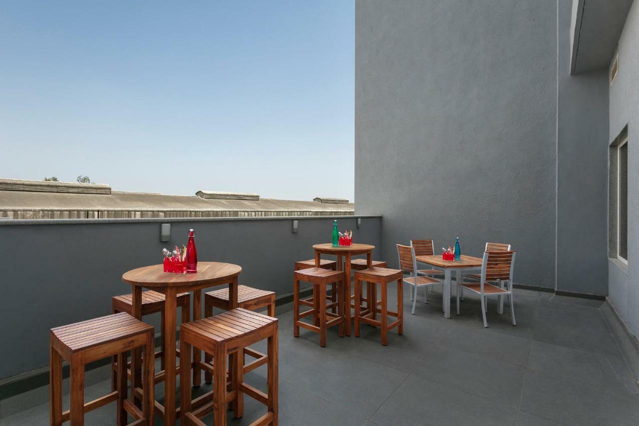 Hotel Ginger Sānand Exteriér fotografie